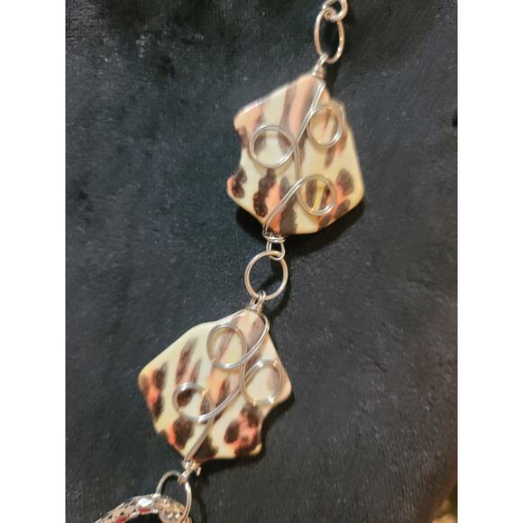 Women's Statement Necklace With Leopard Print Beads And Silver Chain Links - Picture 3 of 5